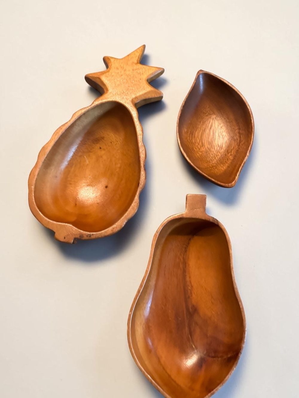 Mid-Century Modern Hand-Carved Wooden Fruit Bowls Set of 3 – Pineapple, Pear